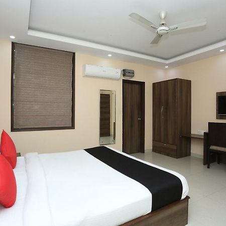 Bilberry Hotel Rewāri Kültér fotó