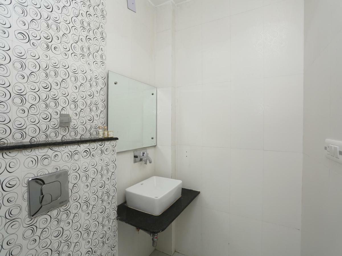 Bilberry Hotel Rewāri Kültér fotó