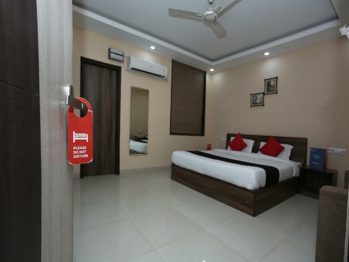 Bilberry Hotel Rewāri Kültér fotó