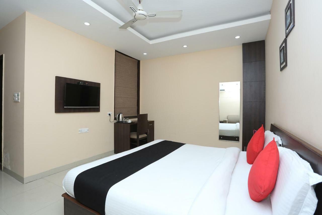 Bilberry Hotel Rewāri Kültér fotó
