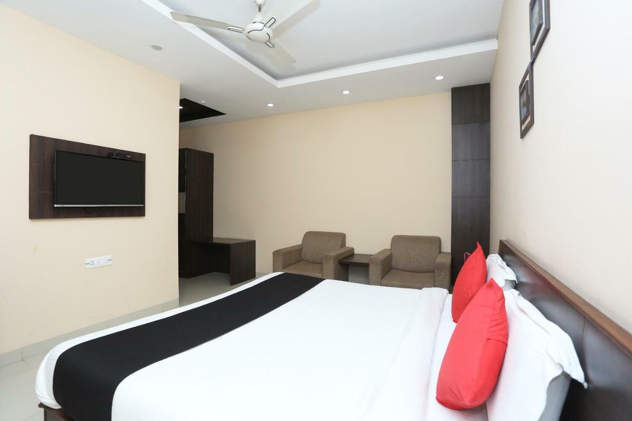 Bilberry Hotel Rewāri Kültér fotó