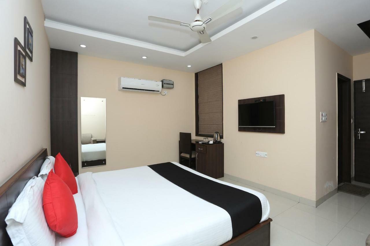 Bilberry Hotel Rewāri Kültér fotó